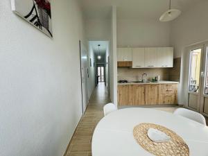 Dapur atau dapur kecil di Splendido Appartamento a Pavia +12 gambar