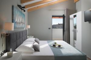 Postel nebo postele na pokoji v ubytování Villa Korat for 8 people in Central Istria with sauna & children playground