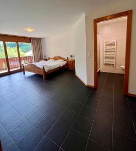 Aparthotel Mountain River Resort客房内的一张或多张床位