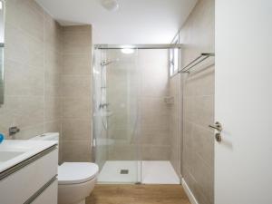 Koupelna v ubytování Leyre Premium Canteras By CanariasGetaway + 32 fotografií