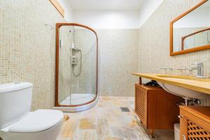 Koupelna v ubytování Luxury Square view apartment #18