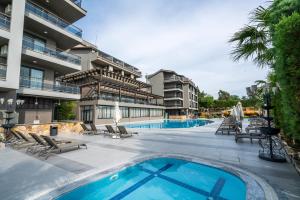 Bazén v ubytování Hierapark Thermal & SPA Hotel nebo v jeho okolí