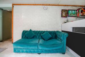 Posezení v ubytování FabHotel Twigo Inn
