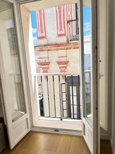 Balkon lub taras w obiekcie LUMINOSO APARTAMENTO en el centro de Cádiz