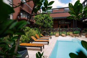 A piscina localizada em Plaza Paradiso Petit Hotel ou nos arredores