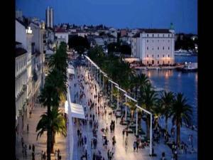 Nespecifikovaný výhled na destinaci Split nebo výhled na město při pohledu z apartmánu