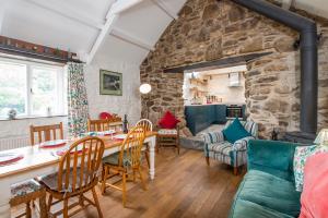 Χώρος καθιστικού στο Stone Cottage