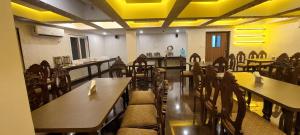 Nazri Hotel - Near Arambol Beach餐厅或其他用餐的地方