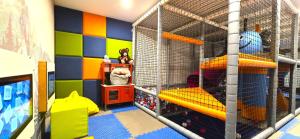 Poschodová posteľ alebo postele v izbe v ubytovaní VIP Apartamenty ROYAL SPA + 37 fotografií
