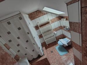 Ένα μπάνιο στο The Brothers House Bran +35 φωτογραφίες