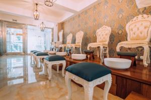 Ruang duduk di Lima Central Design Hotel Spa & Club