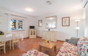 Et tv og/eller underholdning på Holiday Home Zarace Bb Vi + 32 billeder