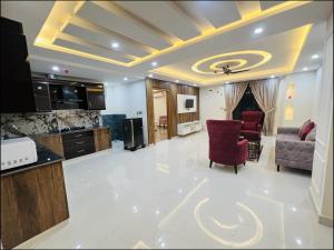 Dapur atau dapur kecil di Paradise Service Apartments