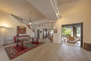 Posezení v ubytování Crystal View Villa by Unique Villas Collection + 29 fotografií