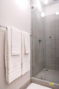 Ένα μπάνιο στο Golden Room Secrt Sabana AC +77 φωτογραφίες