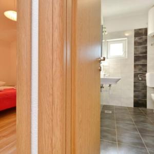 Ένα μπάνιο στο Apartmani Antonija