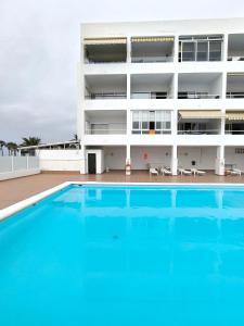 Bazén v ubytování ROSA DE MAR 1 - parking, pool, beachfront, tv channels nebo v jeho okolí