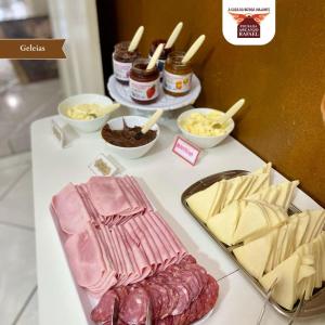 Makanan di atau berdekatan inn ini