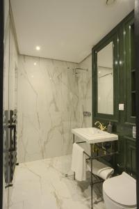 Koupelna v ubytování L'Hôtel Particulier La Marsa