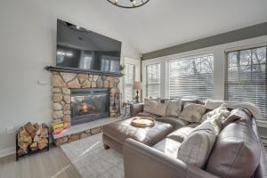A seating area at 1 Mi to Waterpark Mtn-View Poconos Hideaway!
