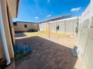 Bygningen som feriehuset ligger i + 7 billeder