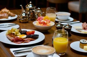 Eten bij of ergens in de buurt van het hotel

