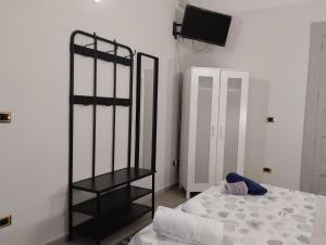 A bed or beds in a room at Al Duomo