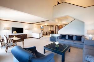 אזור ישיבה ב-Sheraton Grand Doha Resort & Convention Hotel