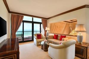 טלויזיה ו/או מרכז בידור ב-Sheraton Grand Doha Resort & Convention Hotel
