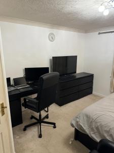 Μια τηλεόραση ή/και κέντρο ψυχαγωγίας στο RiverView Pad