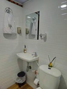 Ένα μπάνιο στο Denier House Guabinal 203