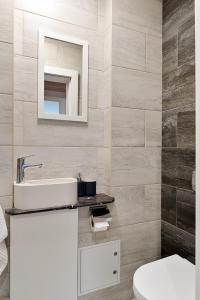 Koupelna v ubytování Families & Groups - 4 Bedrooms - Spacious 110m2 - Perfect Location + 15 fotografií