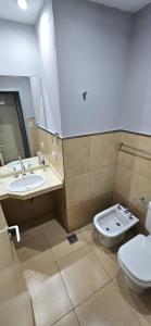 Ένα μπάνιο στο Departamento en Corrientes, céntrico, con piscina +3 φωτογραφίες