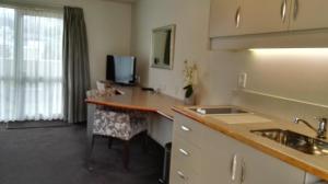 Cucina o angolo cottura di Cedar Grove Motor Lodge