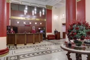 The lobby or reception area at Peking Hotel