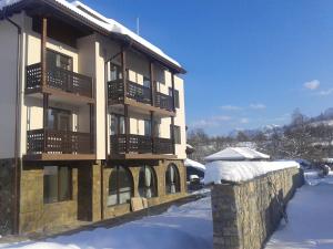 Семеен хотел Балканъ през зимата