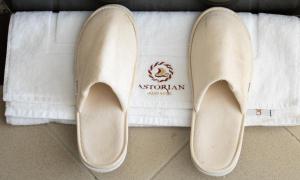 Certifikát, hodnocení, plakát nebo jiný dokument vystavený v ubytování Astorian Grand Hotel Naivasha