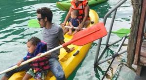 Oaspeți care stau la Orchid Lake House