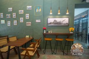 Posezení v ubytování Parlor Hotel