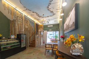 Kuchyň nebo kuchyňský kout v ubytování Parlor Hotel
