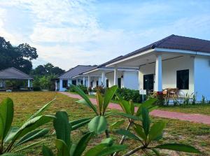Zahrada ubytování Ocean Cottage 3, Radiant Teluk Sari