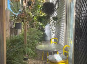 Beautiful, comfortable 7 mins walk to Mullumbimby外面的花园