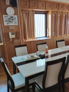 Foto de la galeria de リンゴテラス壺屋 a Naha