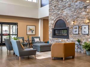 The Cranberry, Ascend Hotel Collection的休息区