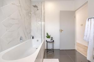 O baie la Dower Cottage, Edenvale
