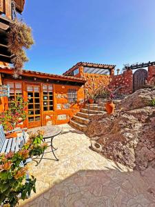 Το κτήριο όπου στεγάζεται  η παραθεριστική κατοικία