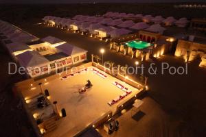 Desert Dream Royal Camp & Pool内部或周边的泳池