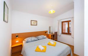 Posteľ alebo postele v izbe v ubytovaní Cozy Apartment In Modric With Wifi