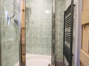 Et badeværelse på Rowan Cottage + 26 billeder