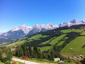 Ein allgemeiner Bergblick oder ein Berglick von der Ferienwohnung aus